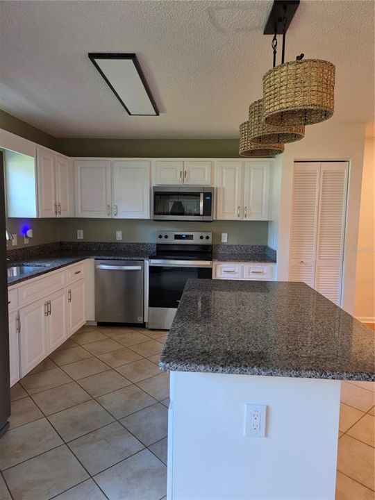 For Rent: $1,650 (2 beds, 2 baths, 1412 Square Feet)