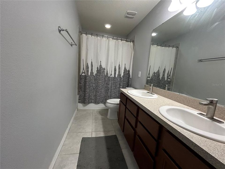 For Sale: $459,900 (4 beds, 3 baths, 2820 Square Feet)