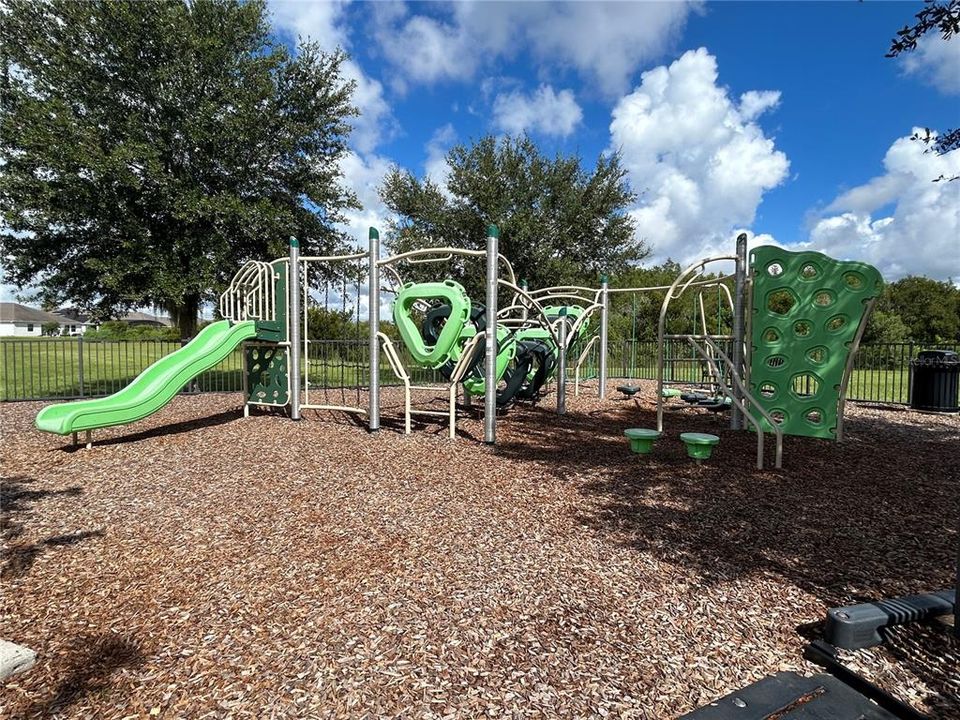 For Sale: $459,900 (4 beds, 3 baths, 2820 Square Feet)