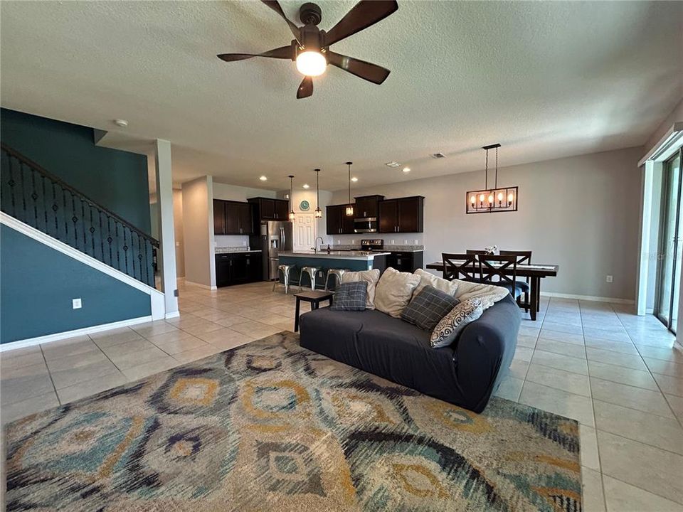 For Sale: $459,900 (4 beds, 3 baths, 2820 Square Feet)