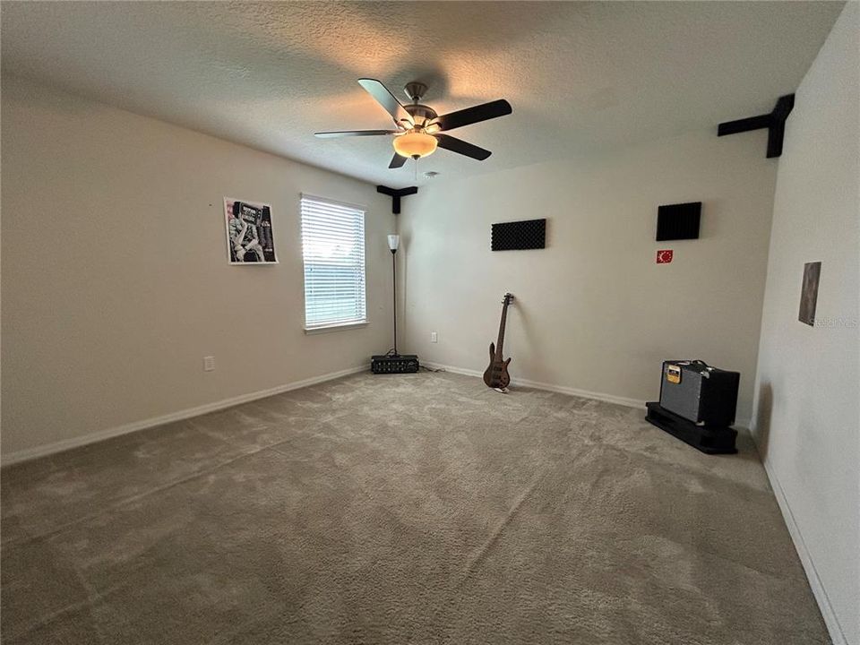For Sale: $459,900 (4 beds, 3 baths, 2820 Square Feet)