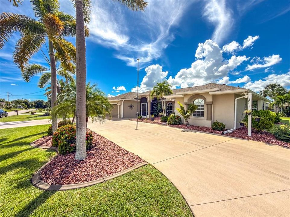 En Venta: $459,000 (4 camas, 3 baños, 2360 Pies cuadrados)