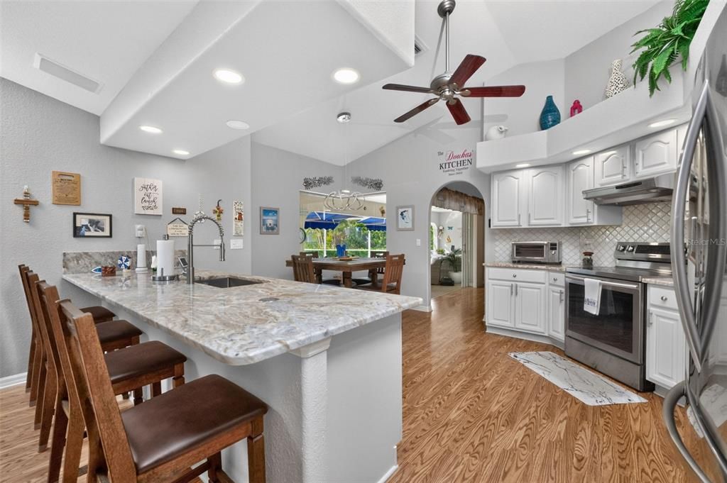 En Venta: $459,000 (4 camas, 3 baños, 2360 Pies cuadrados)