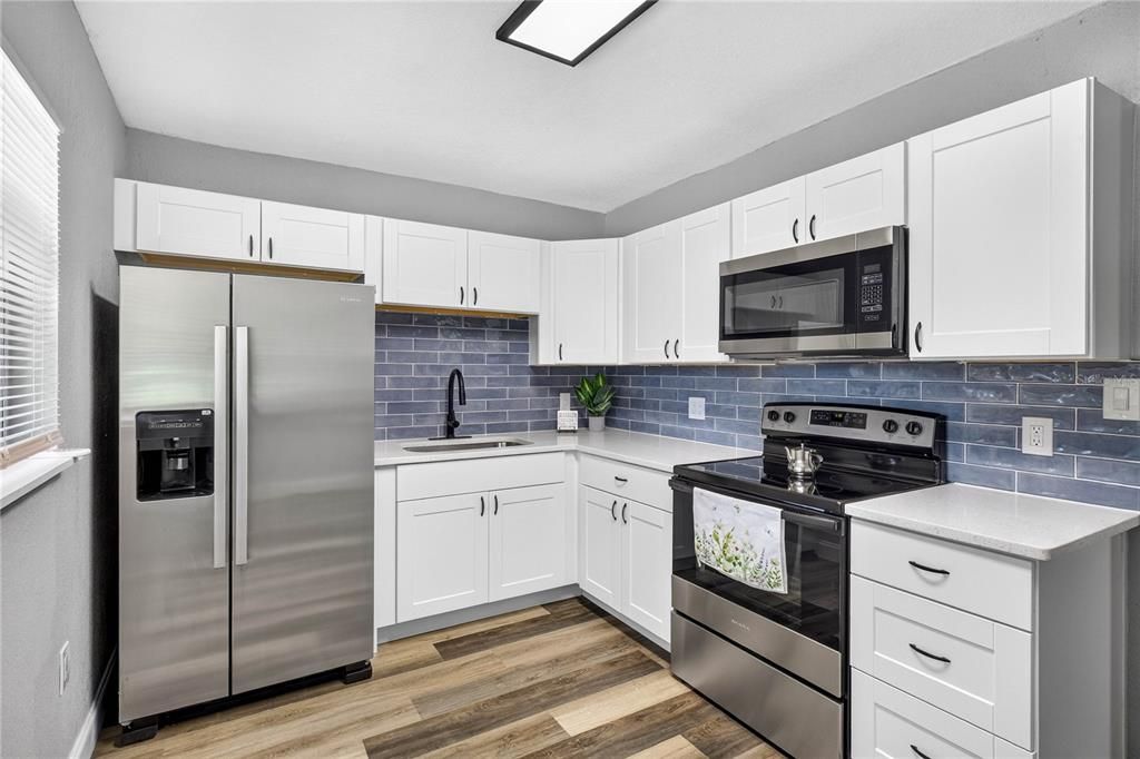 For Sale: $249,900 (3 beds, 1 baths, 900 Square Feet)