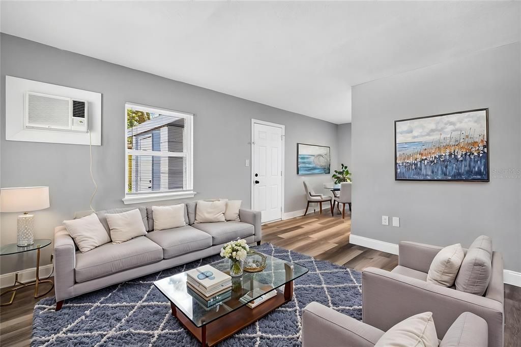 For Sale: $249,900 (3 beds, 1 baths, 900 Square Feet)