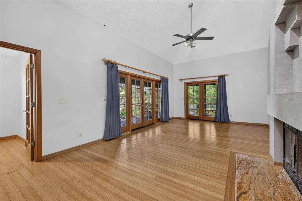 For Sale: $399,000 (2 beds, 2 baths, 1653 Square Feet)