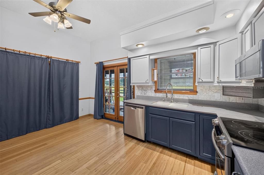 For Sale: $399,000 (2 beds, 2 baths, 1653 Square Feet)