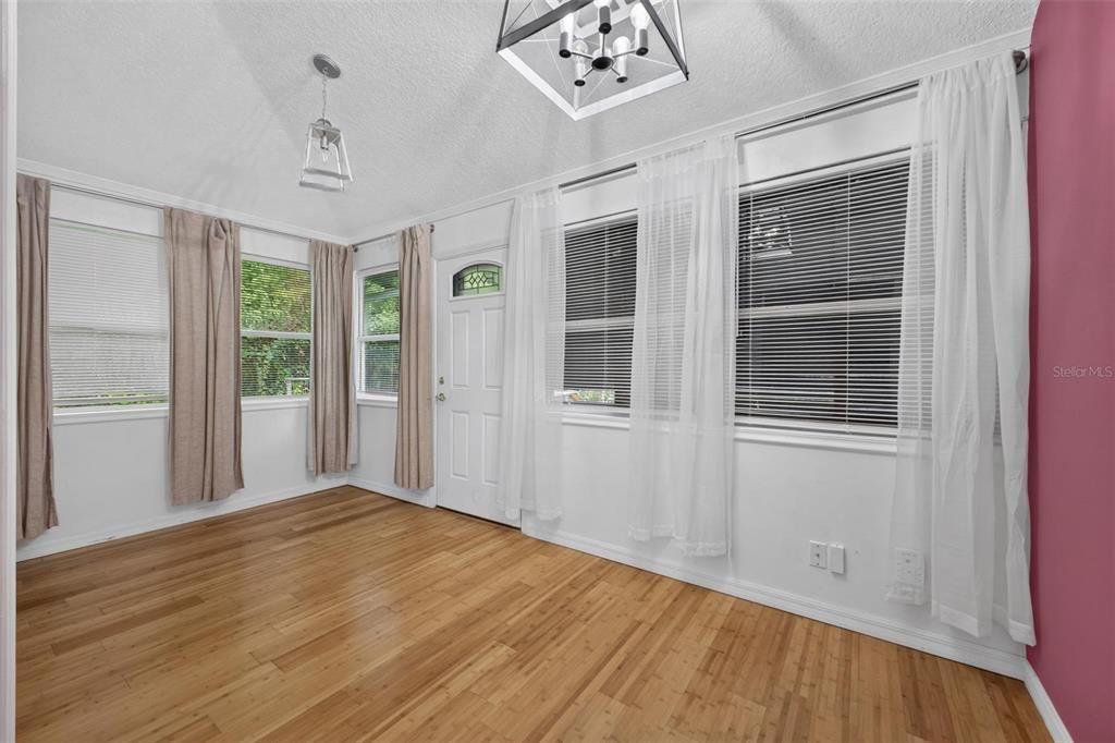 For Sale: $399,000 (2 beds, 2 baths, 1653 Square Feet)