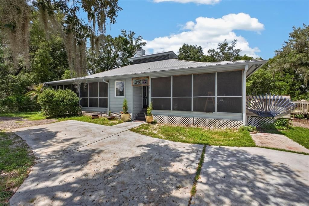 For Sale: $399,000 (2 beds, 2 baths, 1653 Square Feet)