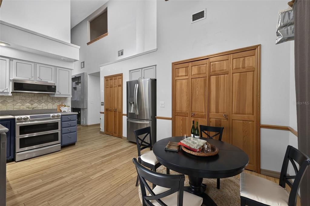 For Sale: $399,000 (2 beds, 2 baths, 1653 Square Feet)