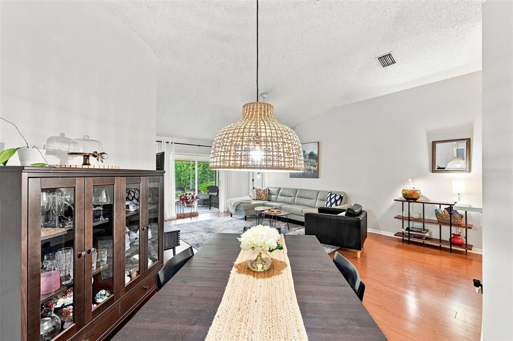 For Sale: $310,000 (4 beds, 2 baths, 1519 Square Feet)