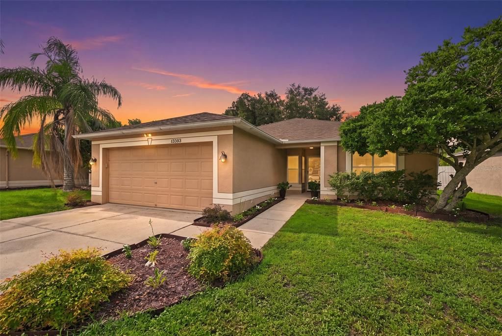 For Sale: $310,000 (4 beds, 2 baths, 1519 Square Feet)