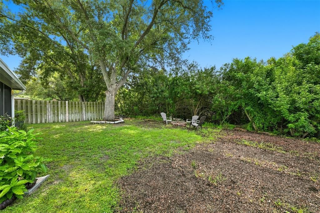 For Sale: $310,000 (4 beds, 2 baths, 1519 Square Feet)