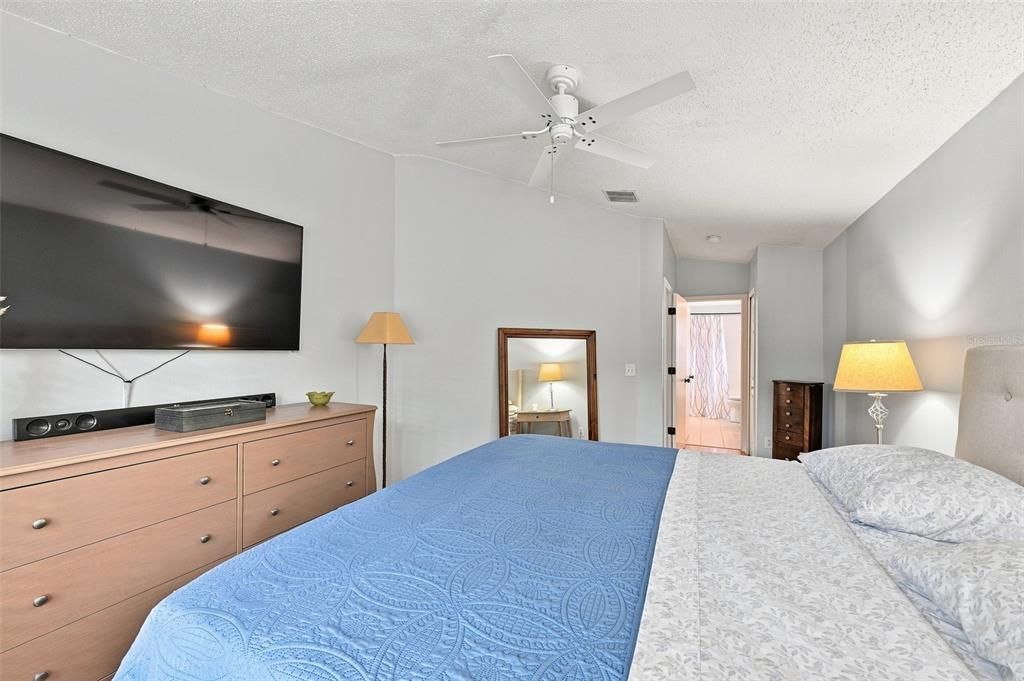 For Sale: $310,000 (4 beds, 2 baths, 1519 Square Feet)