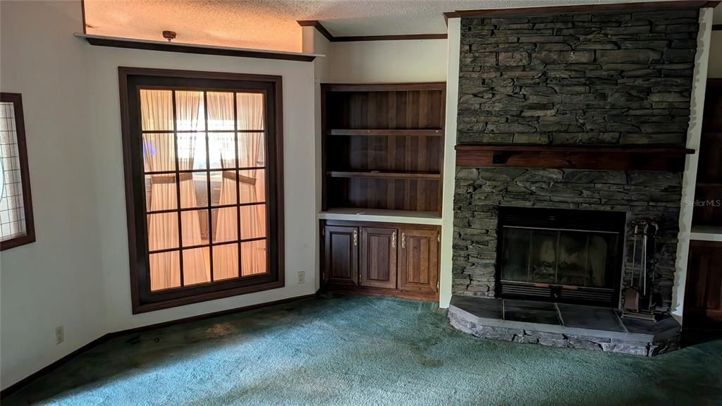 For Sale: $249,000 (3 beds, 2 baths, 1512 Square Feet)