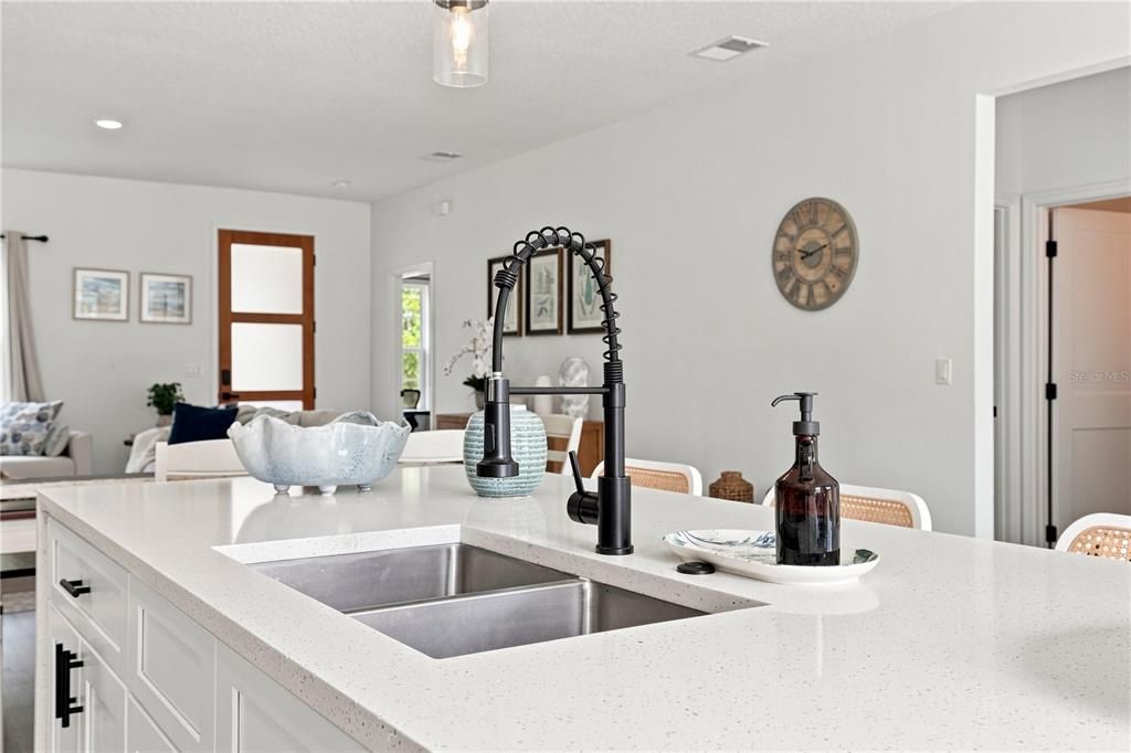 For Sale: $315,000 (4 beds, 2 baths, 1774 Square Feet)