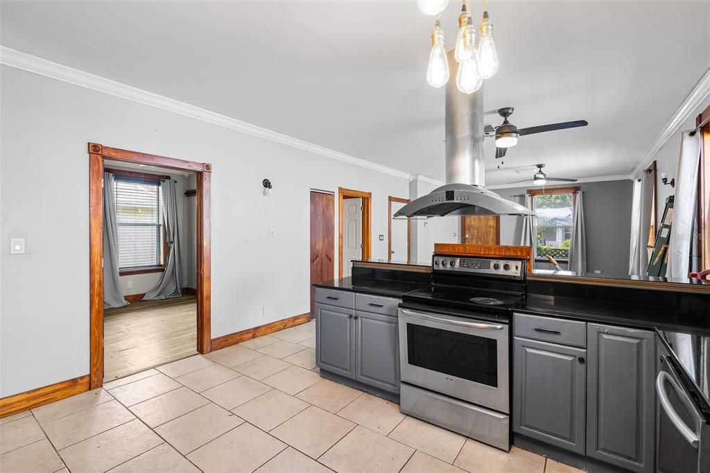 На продажу: $265,000 (3 спален, 2 ванн, 1330 Квадратных фут)