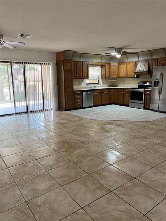 En Renta: $2,460 (4 camas, 3 baños, 2080 Pies cuadrados)