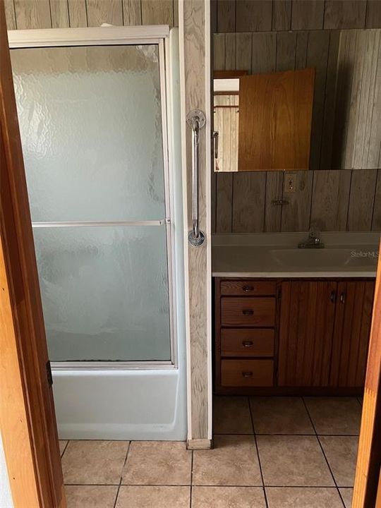 En Renta: $2,460 (4 camas, 3 baños, 2080 Pies cuadrados)