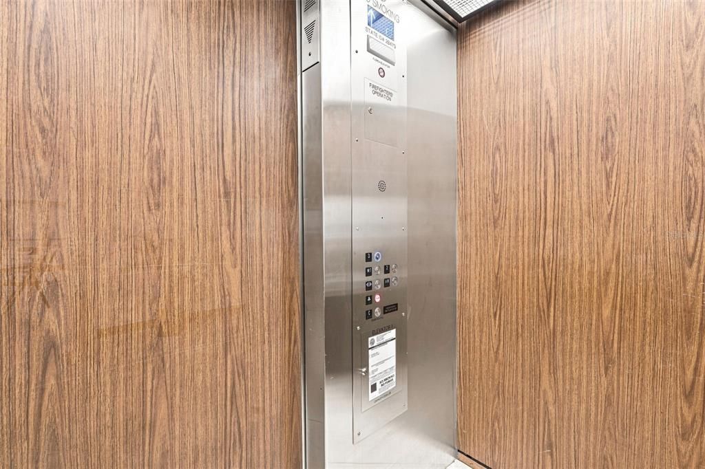 En Venta: $87,000 (2 camas, 2 baños, 919 Pies cuadrados)