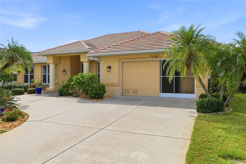 Active With Contract: $860,000 (3 beds, 2 baths, 2453 Square Feet)