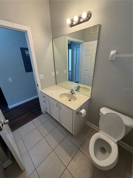 For Rent: $1,999 (3 beds, 2 baths, 1247 Square Feet)