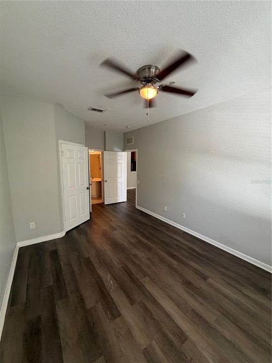 For Rent: $1,999 (3 beds, 2 baths, 1247 Square Feet)