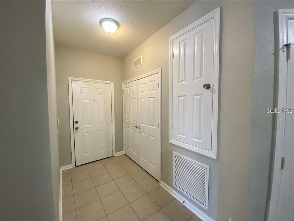 For Rent: $1,999 (3 beds, 2 baths, 1247 Square Feet)