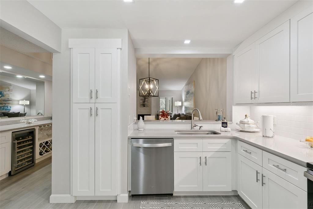 For Sale: $230,000 (2 beds, 2 baths, 1339 Square Feet)