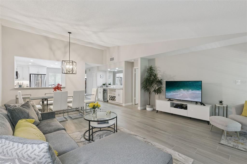 For Sale: $230,000 (2 beds, 2 baths, 1339 Square Feet)