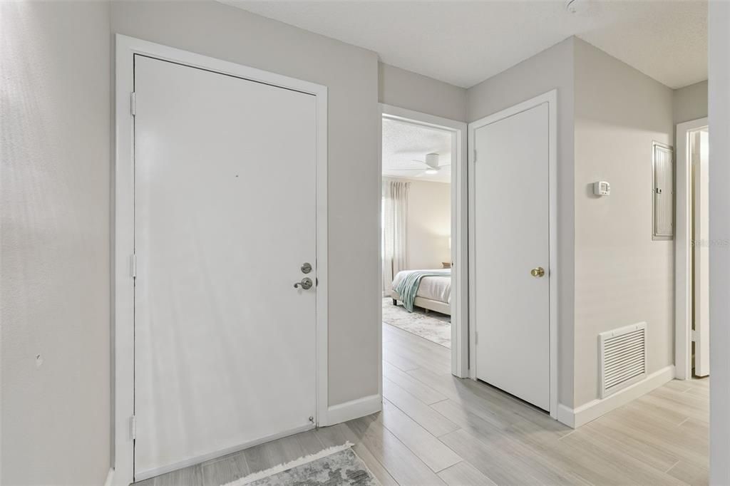 For Sale: $230,000 (2 beds, 2 baths, 1339 Square Feet)