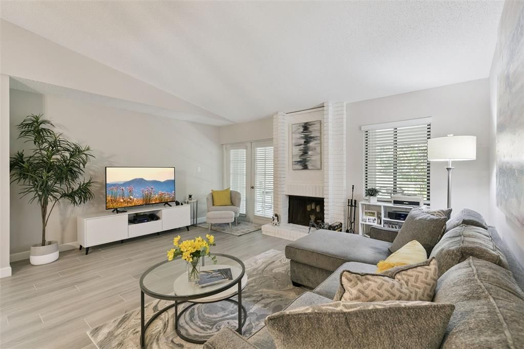 For Sale: $230,000 (2 beds, 2 baths, 1339 Square Feet)