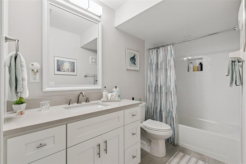 For Sale: $230,000 (2 beds, 2 baths, 1339 Square Feet)