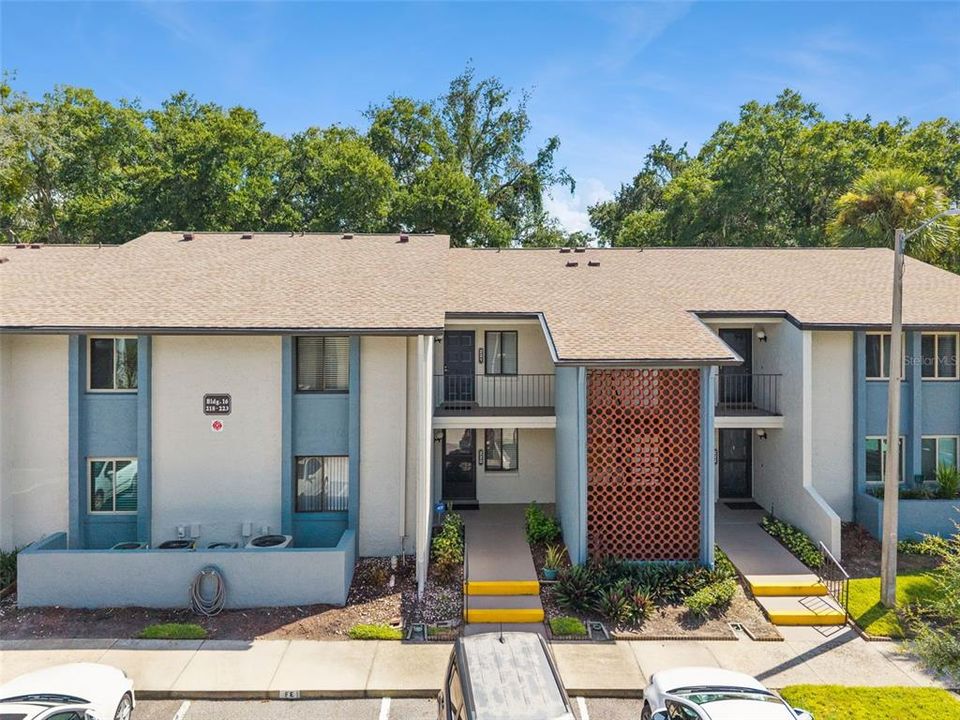 For Sale: $230,000 (2 beds, 2 baths, 1339 Square Feet)