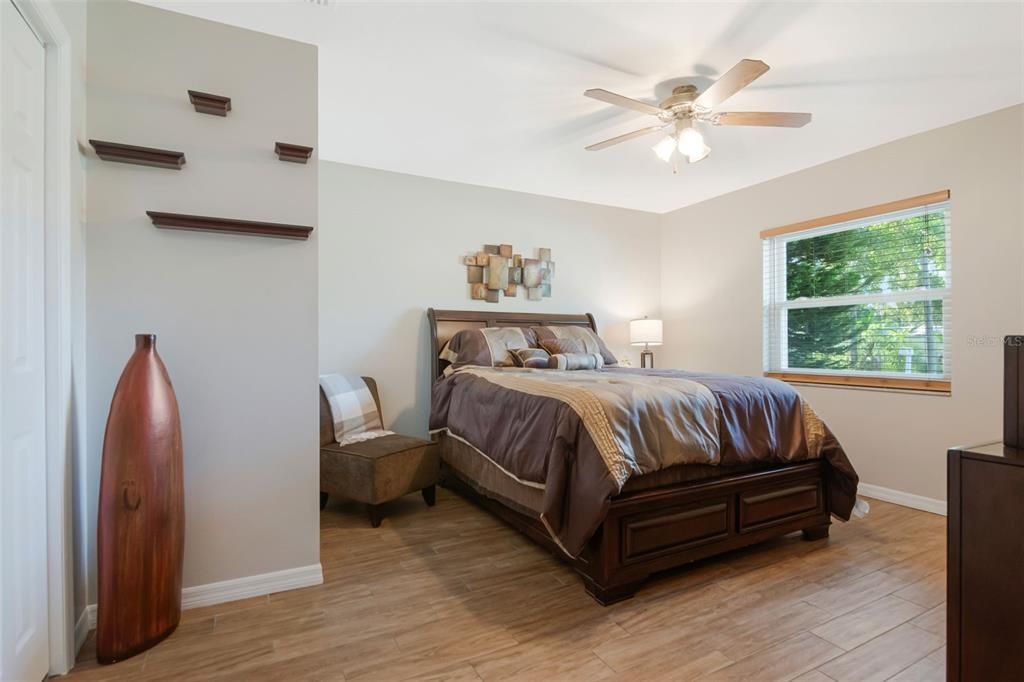 For Sale: $450,000 (3 beds, 2 baths, 1614 Square Feet)