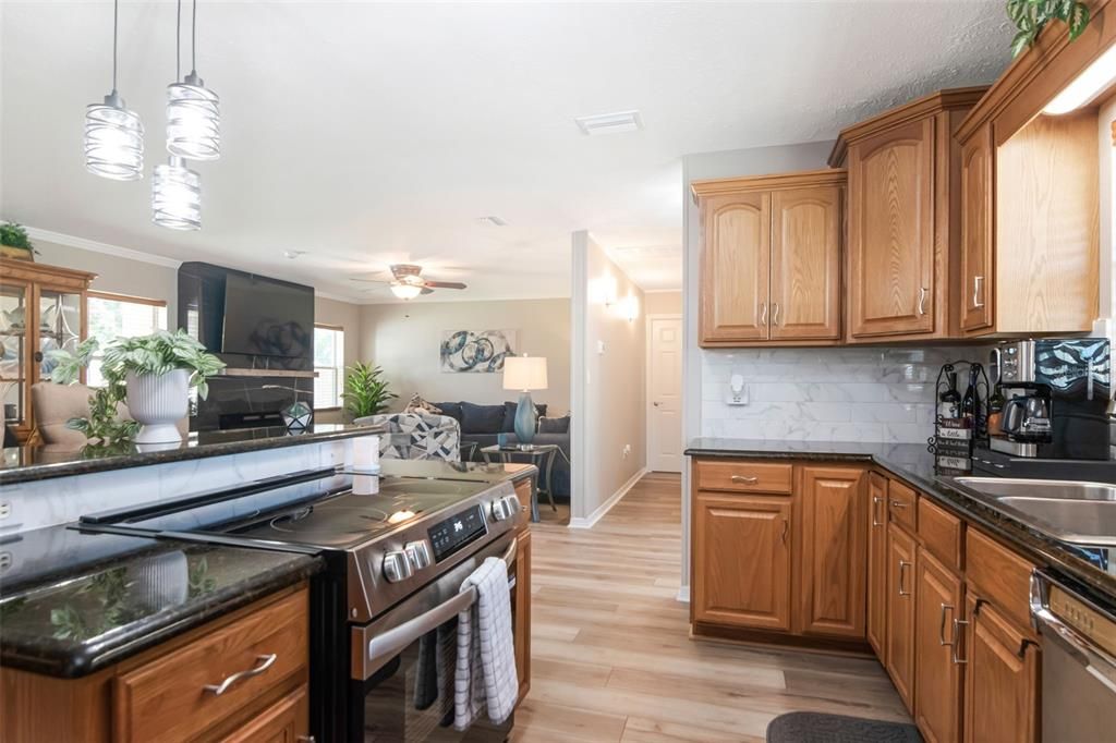 For Sale: $450,000 (3 beds, 2 baths, 1614 Square Feet)