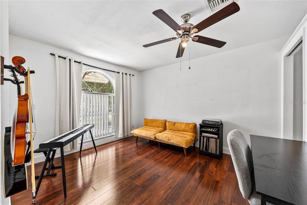 En Venta: $345,000 (3 camas, 2 baños, 1450 Pies cuadrados)