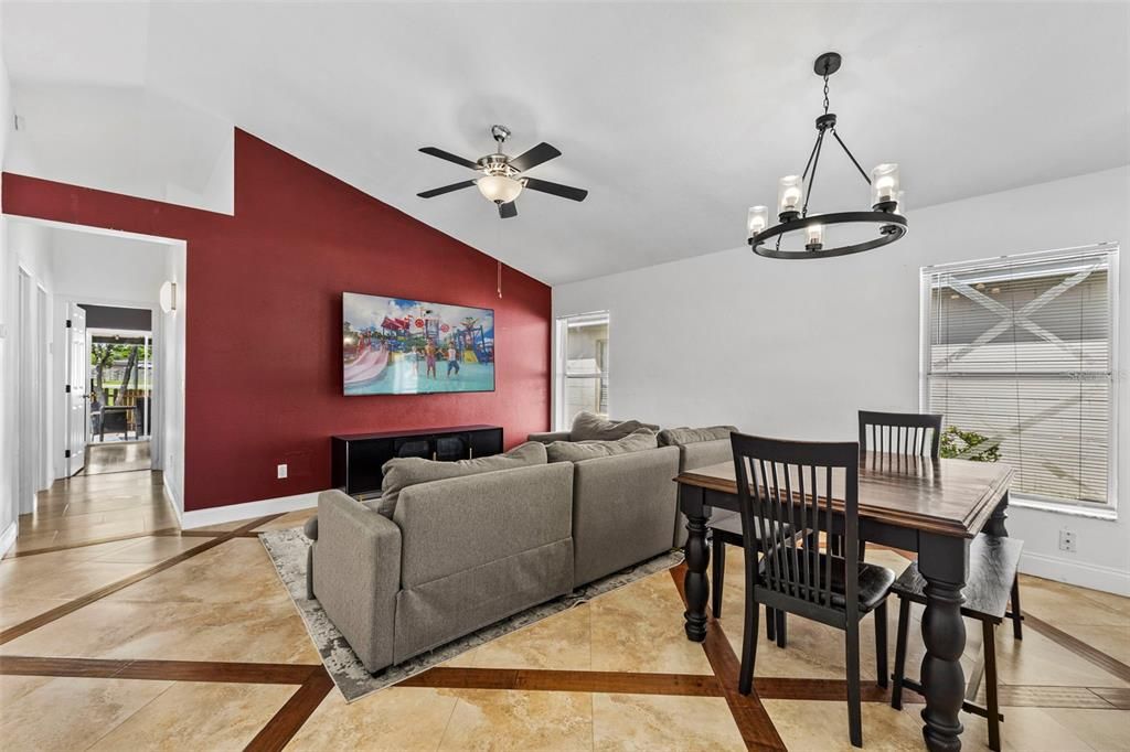 En Venta: $345,000 (3 camas, 2 baños, 1450 Pies cuadrados)
