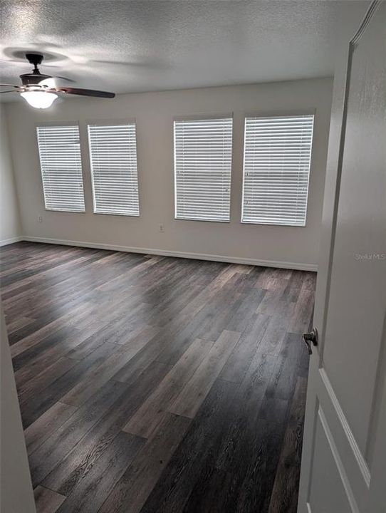 En Venta: $395,000 (4 camas, 2 baños, 2666 Pies cuadrados)