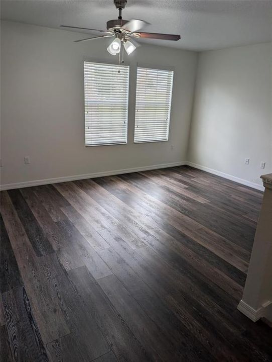 En Venta: $395,000 (4 camas, 2 baños, 2666 Pies cuadrados)