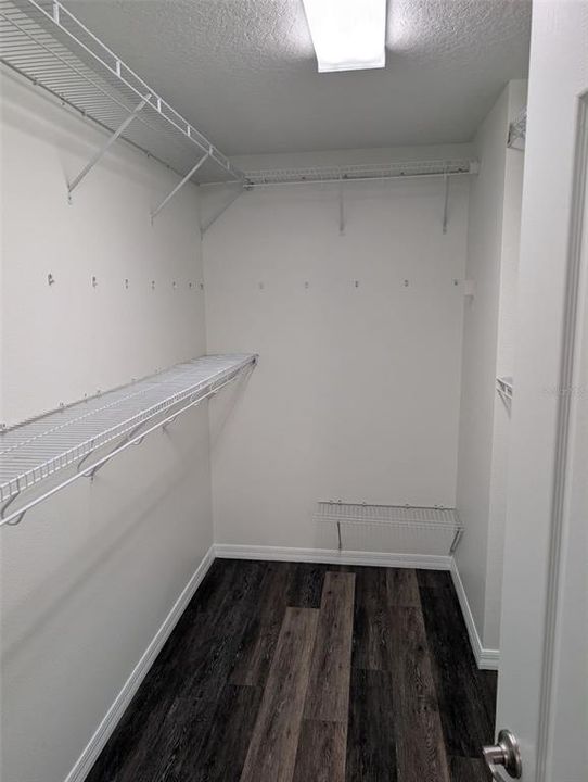 En Venta: $395,000 (4 camas, 2 baños, 2666 Pies cuadrados)