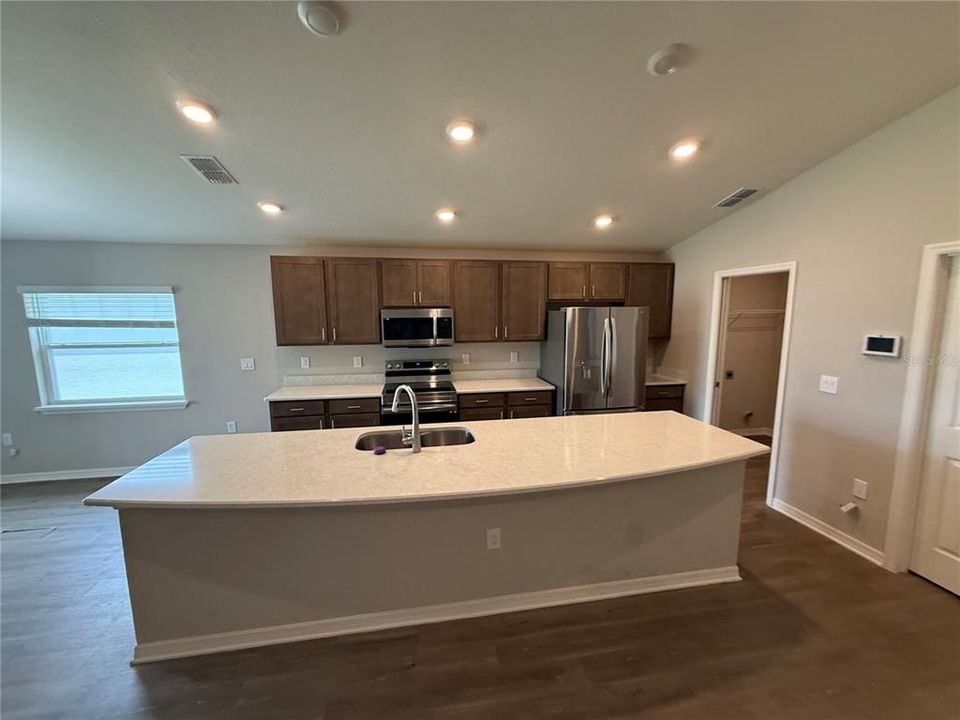 For Sale: $233,000 (4 beds, 2 baths, 1707 Square Feet)