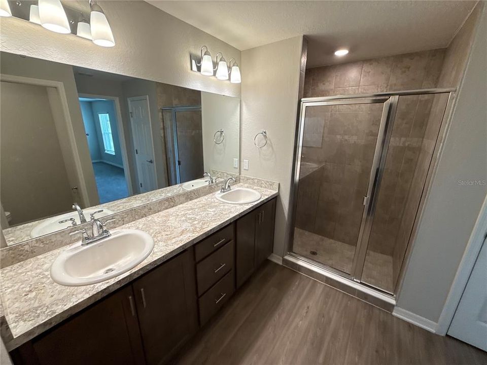 For Sale: $233,000 (4 beds, 2 baths, 1707 Square Feet)