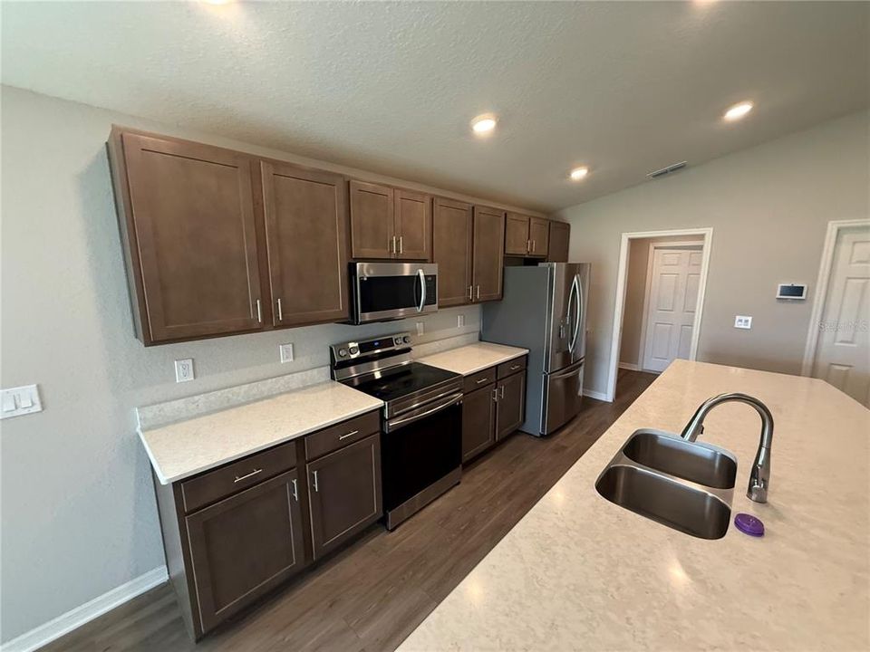 For Sale: $233,000 (4 beds, 2 baths, 1707 Square Feet)