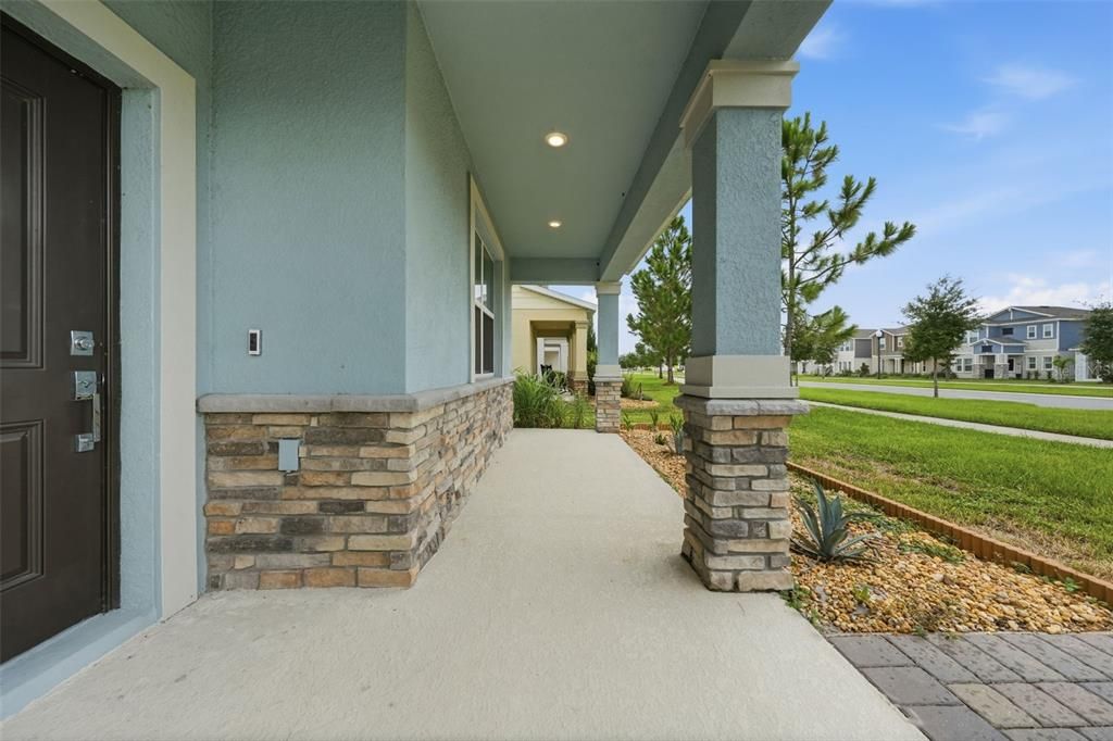 For Rent: $2,350 (3 beds, 2 baths, 1930 Square Feet)