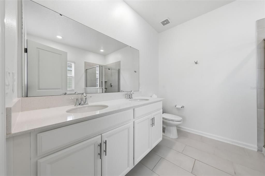 For Rent: $2,350 (3 beds, 2 baths, 1930 Square Feet)