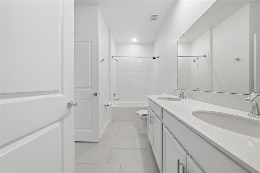 For Rent: $2,350 (3 beds, 2 baths, 1930 Square Feet)