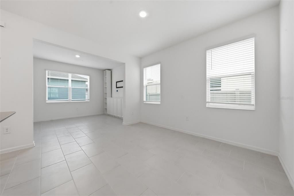 For Rent: $2,350 (3 beds, 2 baths, 1930 Square Feet)