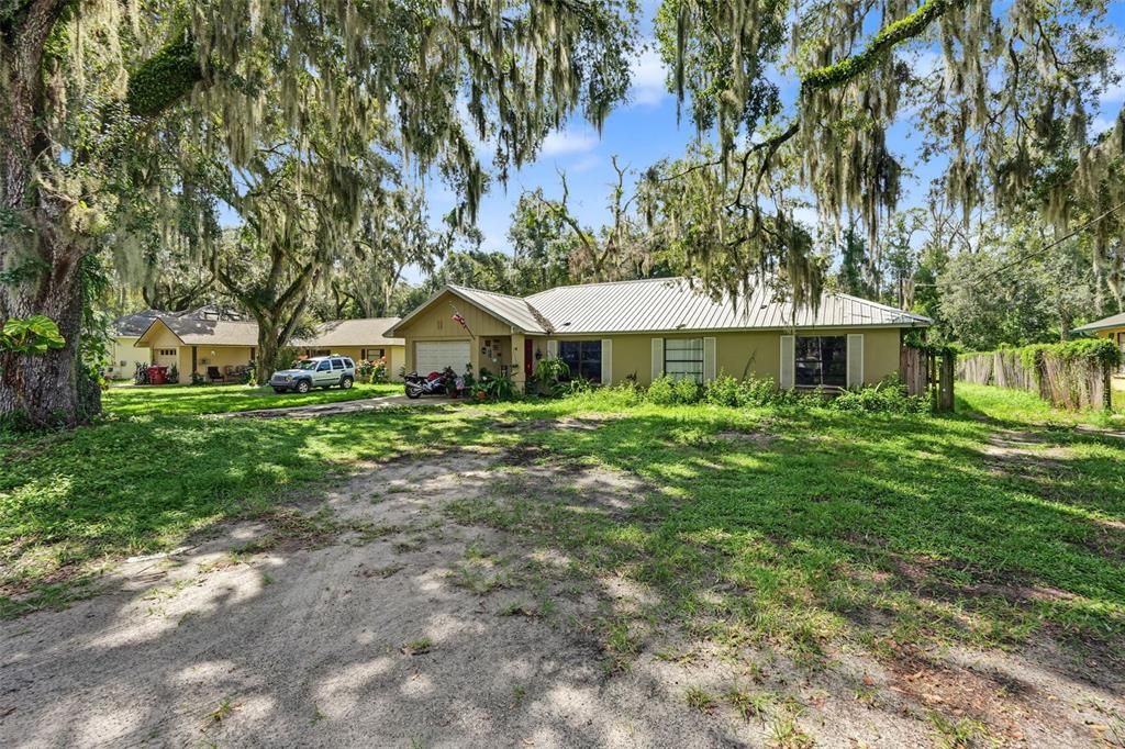 Activo con contrato: $254,900 (3 camas, 2 baños, 1252 Pies cuadrados)