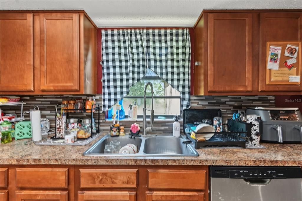 Activo con contrato: $254,900 (3 camas, 2 baños, 1252 Pies cuadrados)